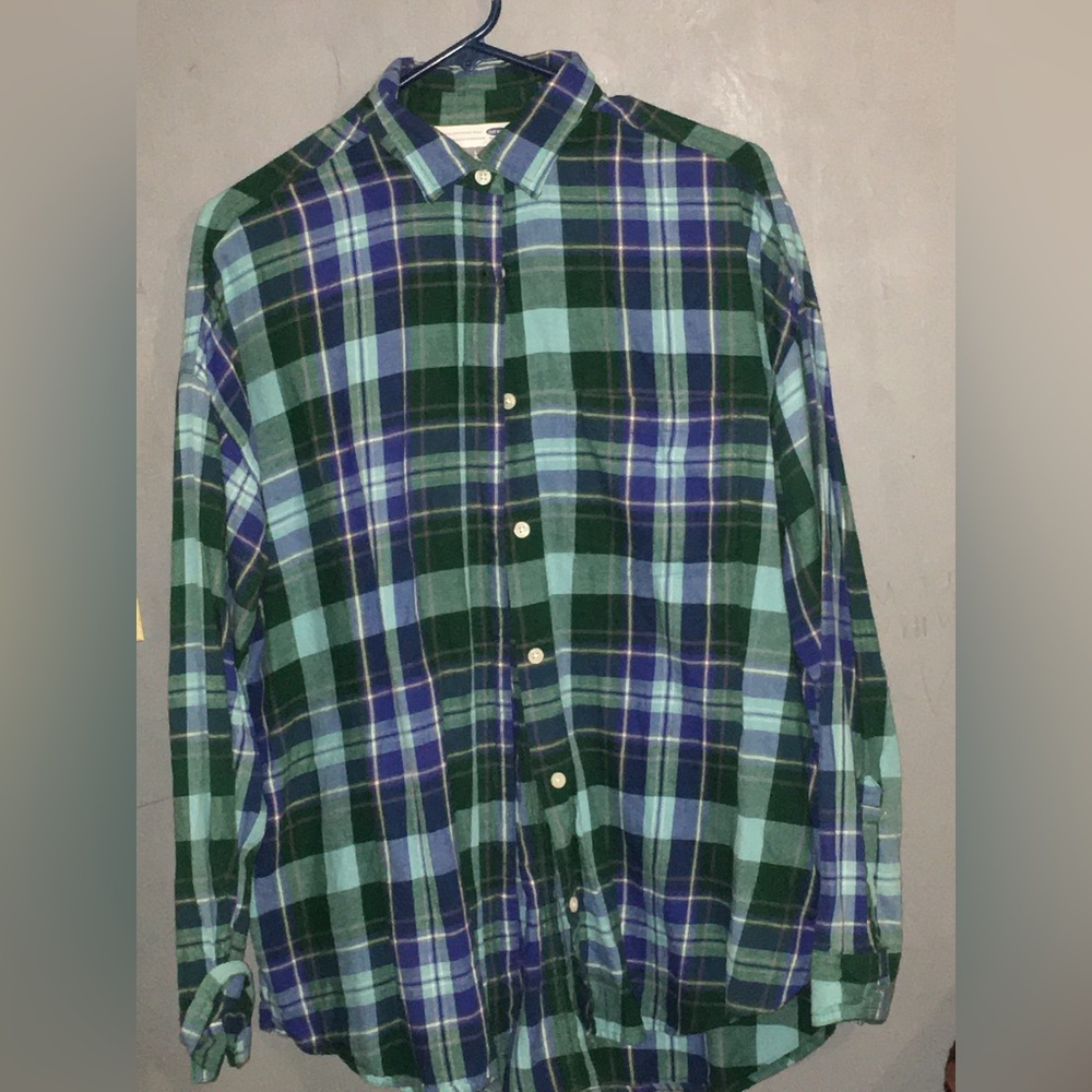 Long sleeve plaid shirt.
